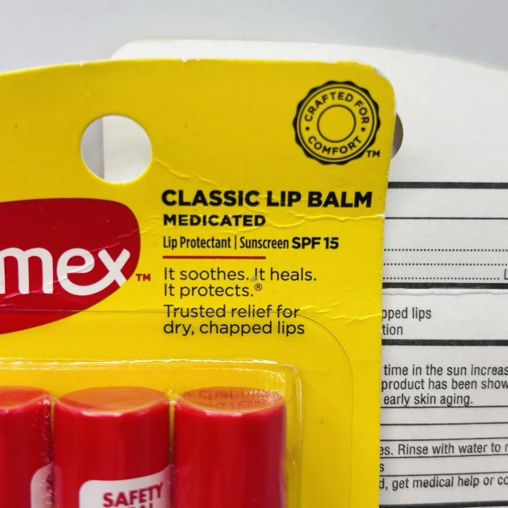 2 Carmex 3 Pack Classic Lip Balm Medicated Lip Protectant 3 Tube Stick‎ SPF 15